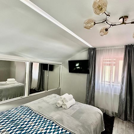 Deyinn Guest House Centrum 투르다 외부 사진