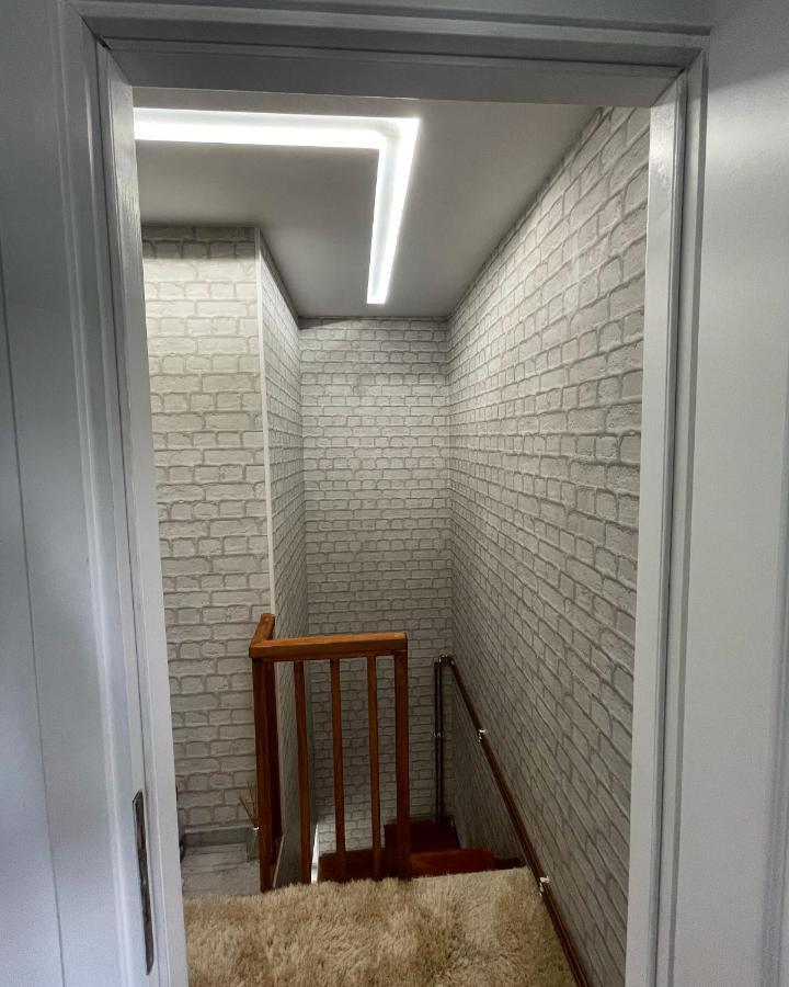 Deyinn Guest House Centrum 투르다 외부 사진