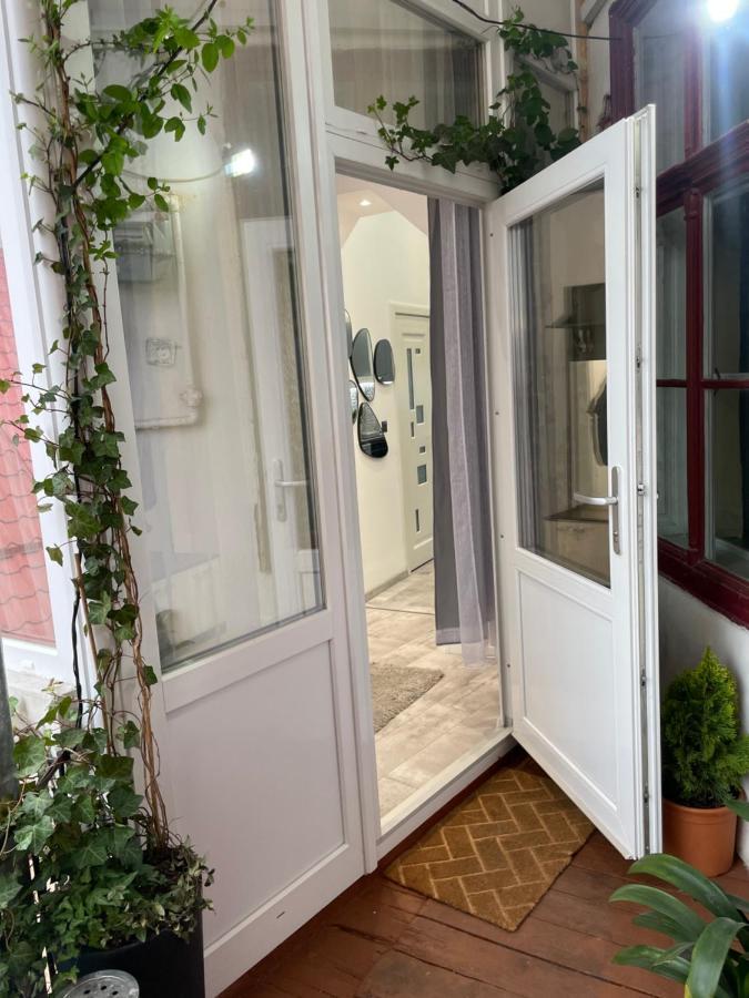 Deyinn Guest House Centrum 투르다 외부 사진