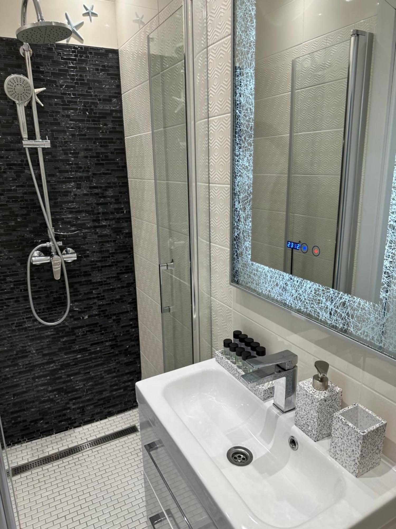 Deyinn Guest House Centrum 투르다 외부 사진