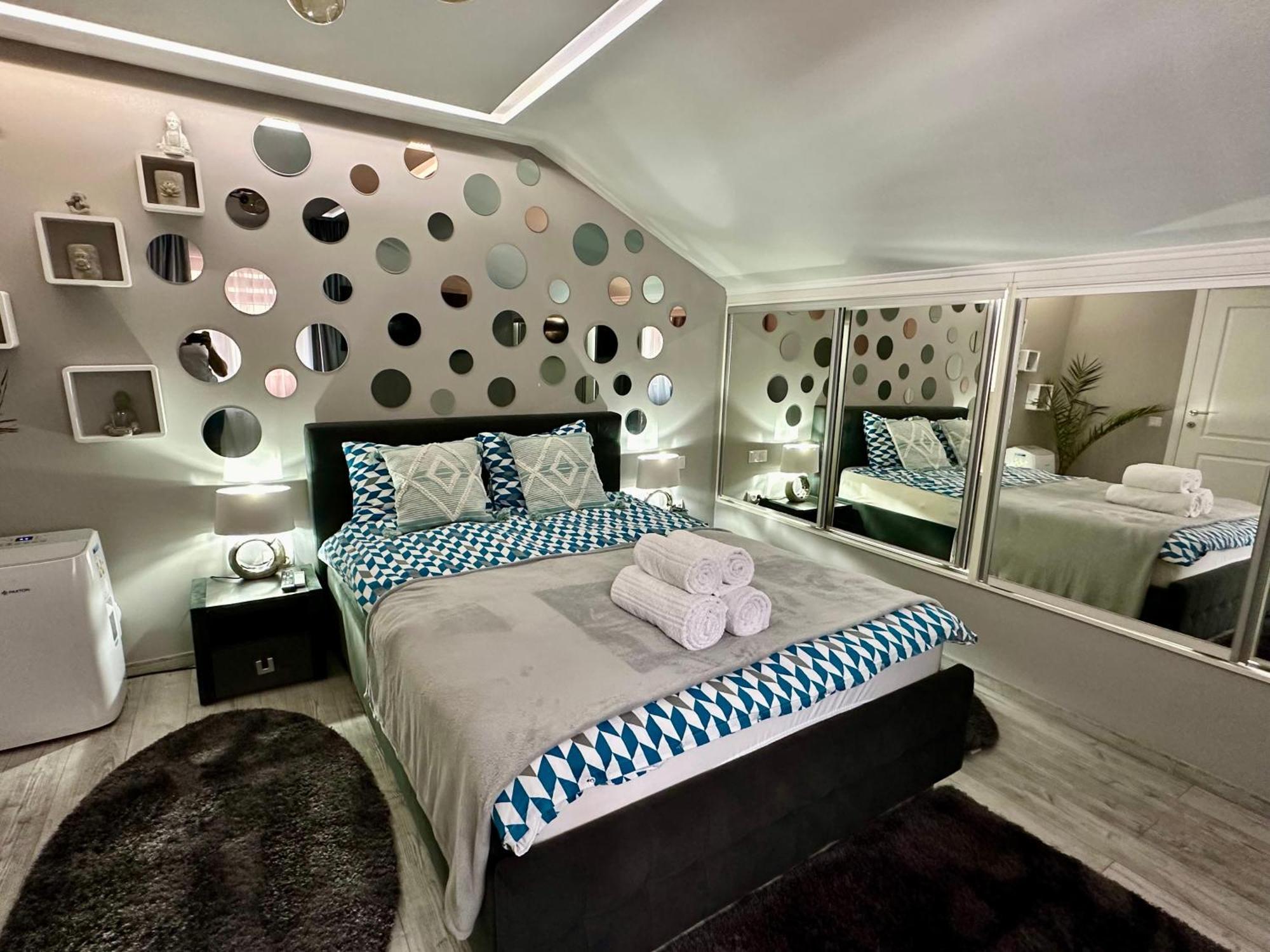 Deyinn Guest House Centrum 투르다 외부 사진