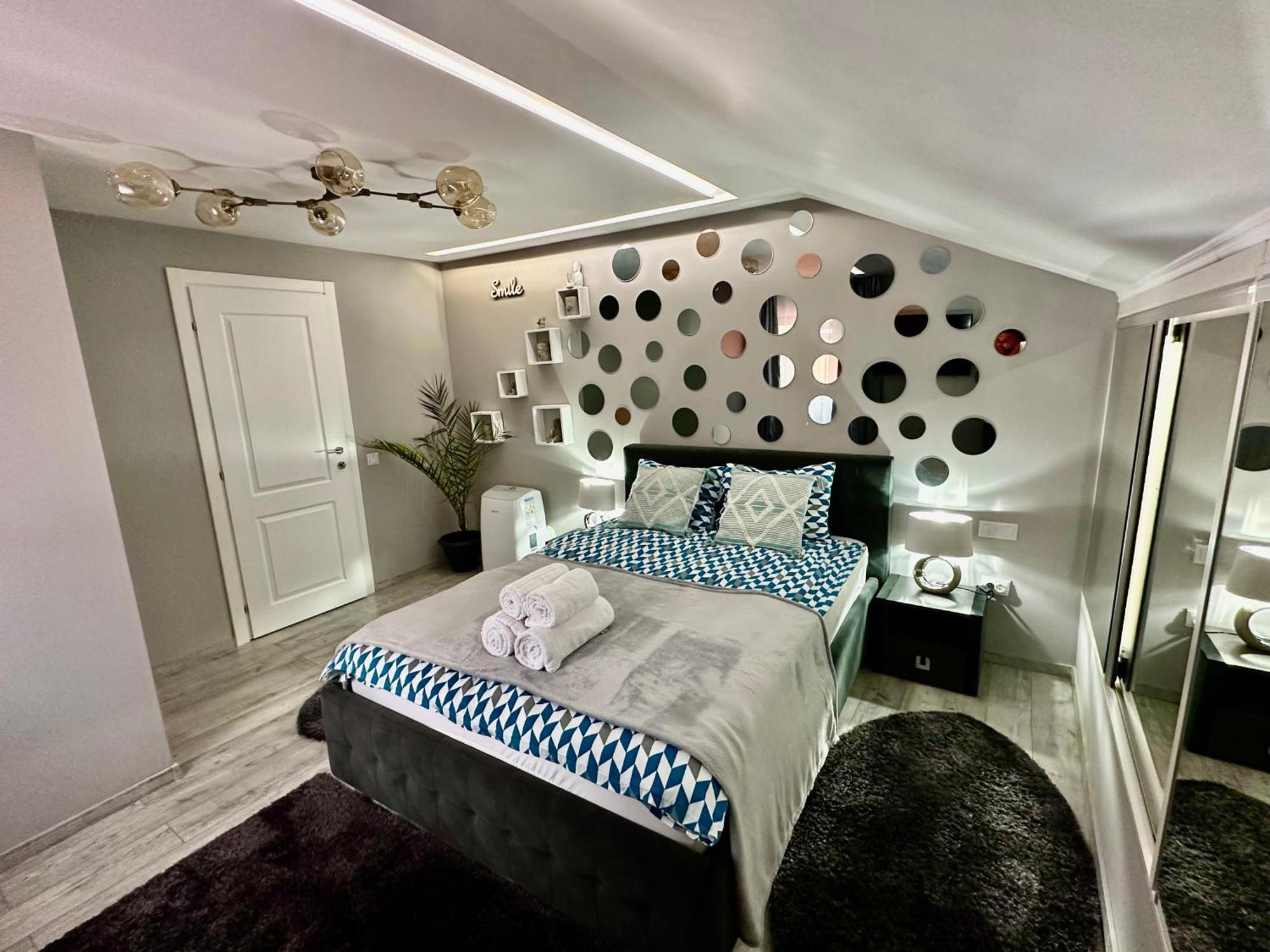 Deyinn Guest House Centrum 투르다 외부 사진