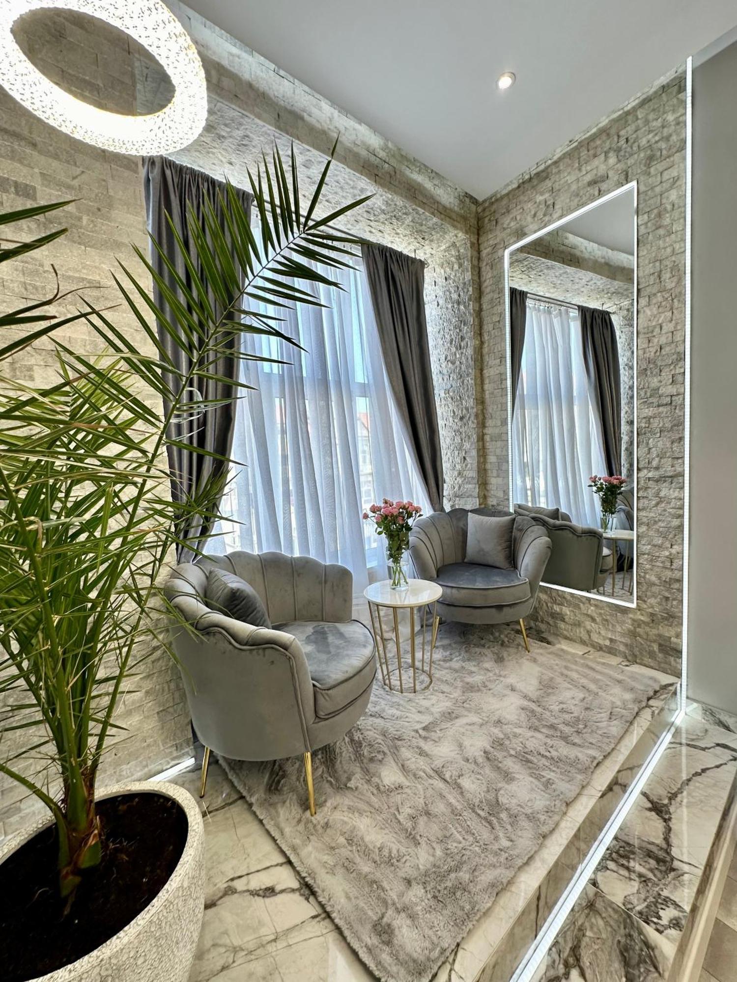 Deyinn Guest House Centrum 투르다 외부 사진
