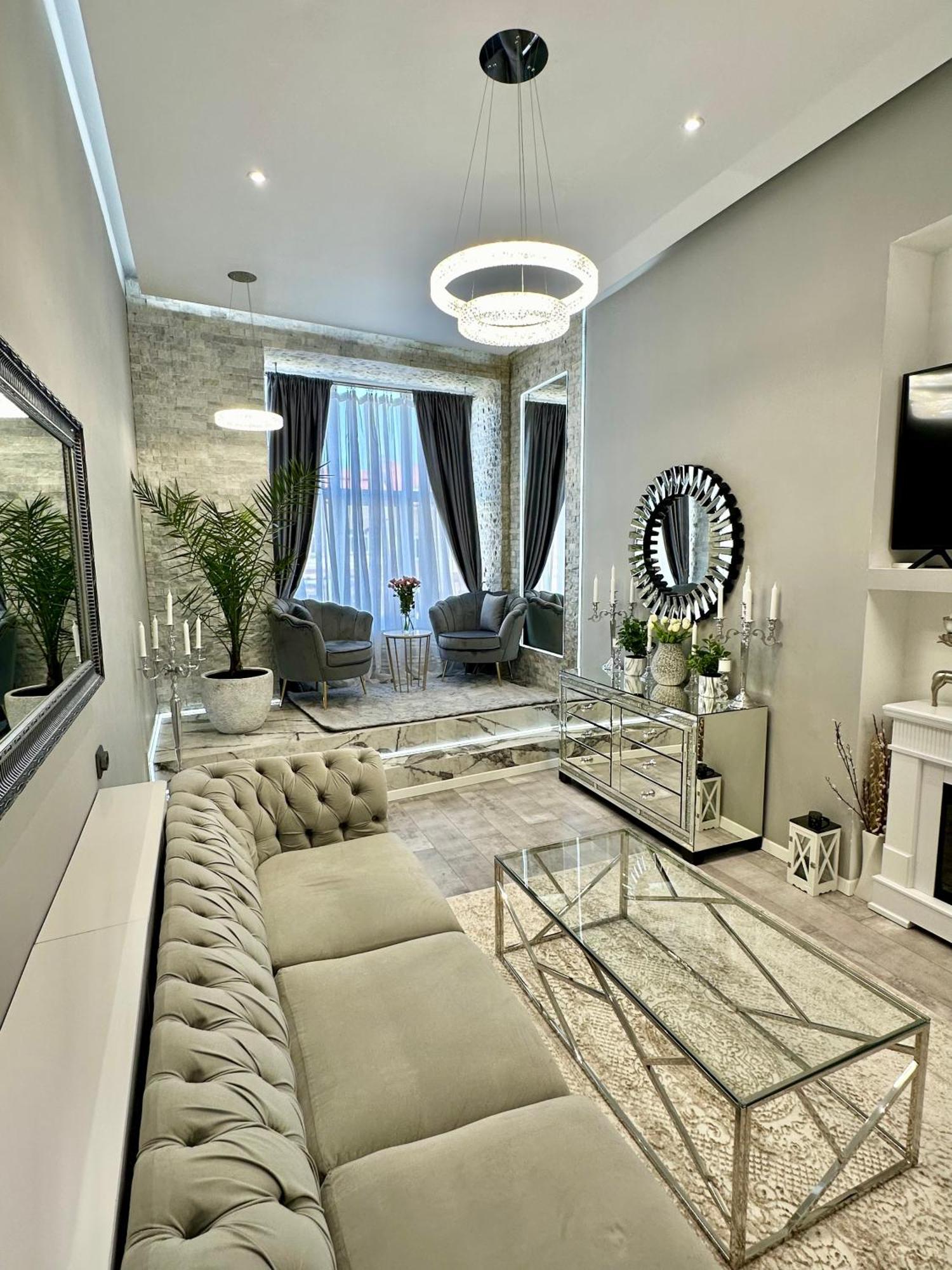 Deyinn Guest House Centrum 투르다 외부 사진
